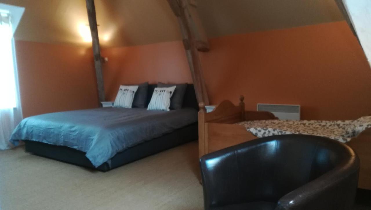 Gite Et Chambres D'Hotes Le Chene Billault Pouant Экстерьер фото