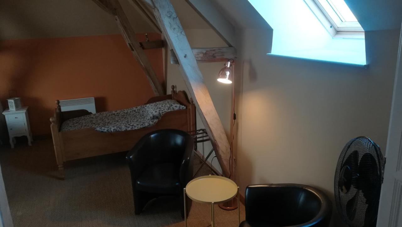 Gite Et Chambres D'Hotes Le Chene Billault Pouant Экстерьер фото
